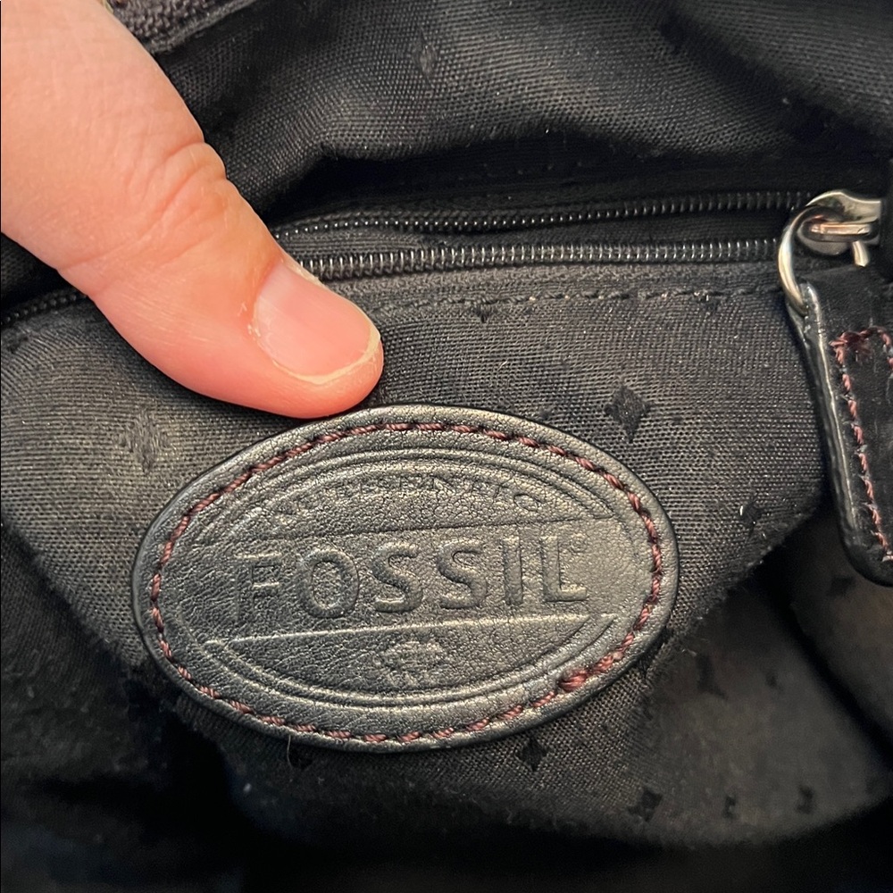 VINTAGE FOSSIL MADDOX BLACK PEBBLED LEATHER BUCKET BAG ZIP CLOSURE CROSSBODY - Picture 14 of 16